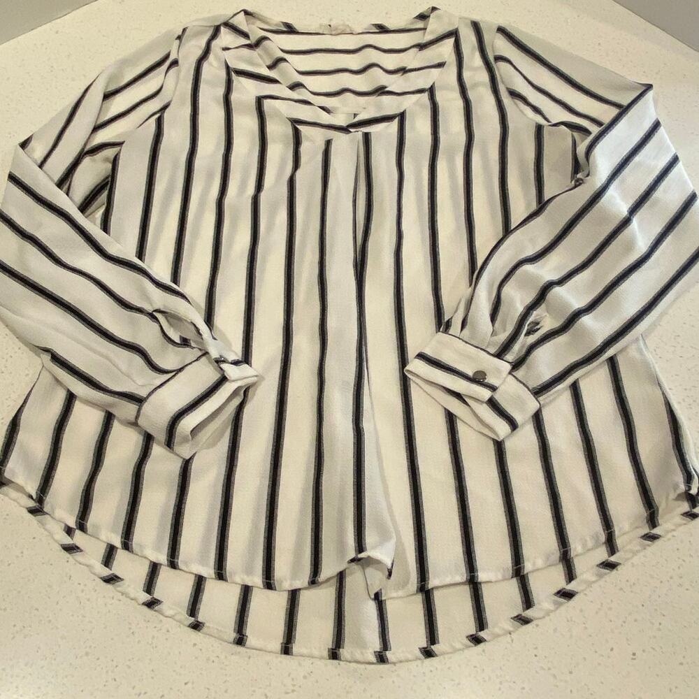 MINE Beautiful Blouse for Women's Striped Black/White Size Small